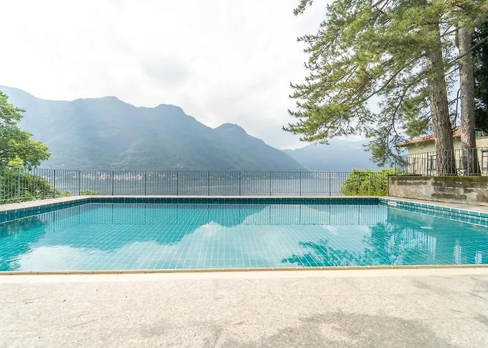 Lakefront With A View, Parking And Swimming Pool Апартаменты *