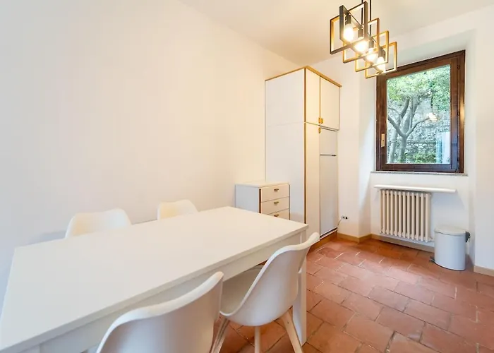 Lakefront With A View, Parking And Swimming Pool *