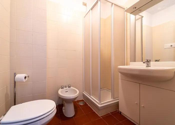 Апартаменты Lakefront With A View, Parking And Swimming Pool Нессо