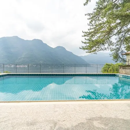 Lakefront With A View, Parking And Swimming Pool Apartment *