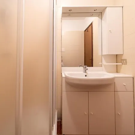 Lakefront With A View, Parking And Swimming Pool Apartment Nesso